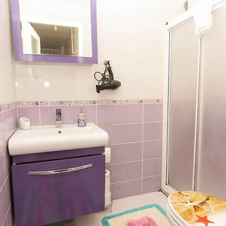 Couple's Getaway With Private Balcony In Uskudar アパート イスタンブール