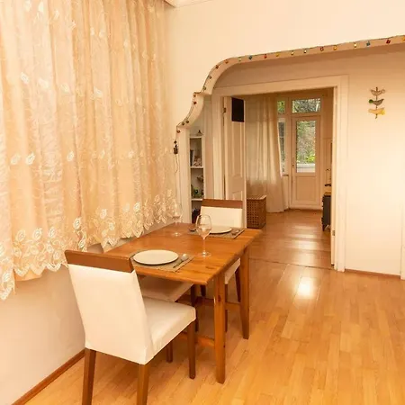 Couple's Getaway With Private Balcony In Uskudar アパート *