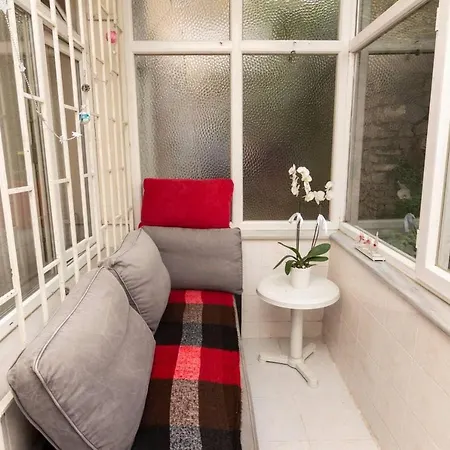 Couple's Getaway With Private Balcony In Uskudar アパート *